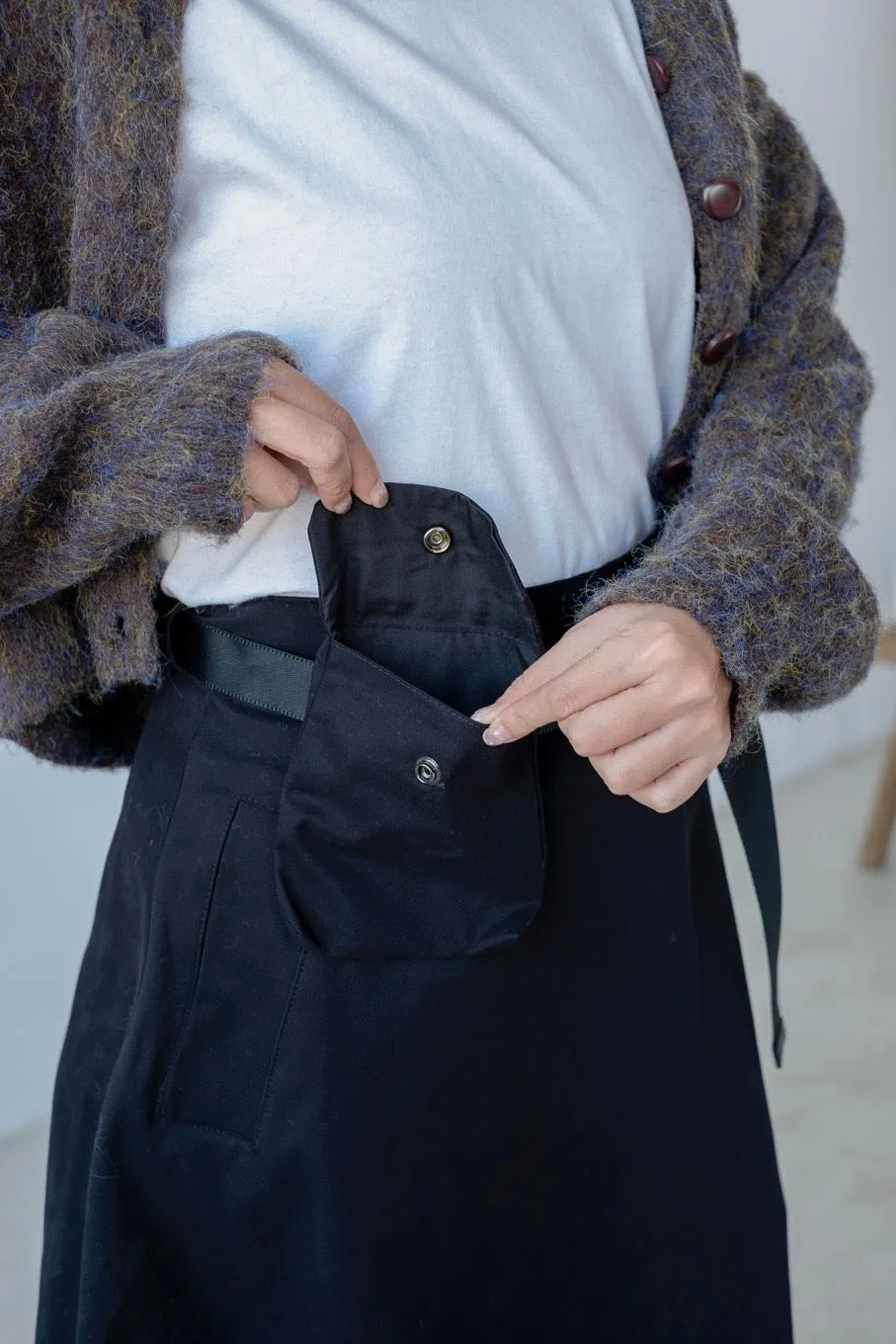 ( BLACK / BEIGE ) BELT BAG MIDI A LINE SKIRT *LAST ONE*