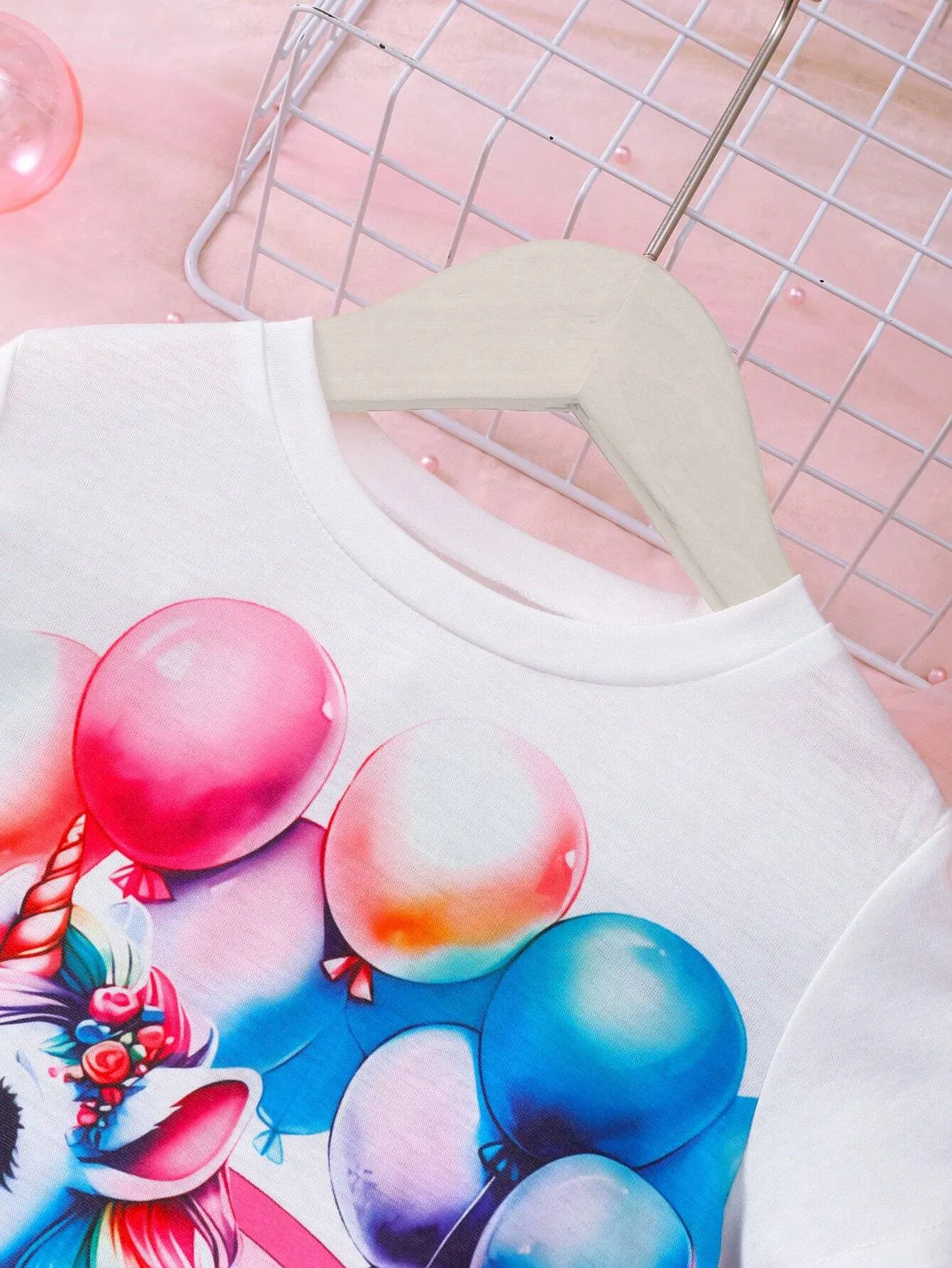 2pcs Girls' Fashionable Casual 'Balloons & Unicorn Pattern' Printed Short Sleeve T-Shirt   Denim-Like Casual Pants Summer Outfit