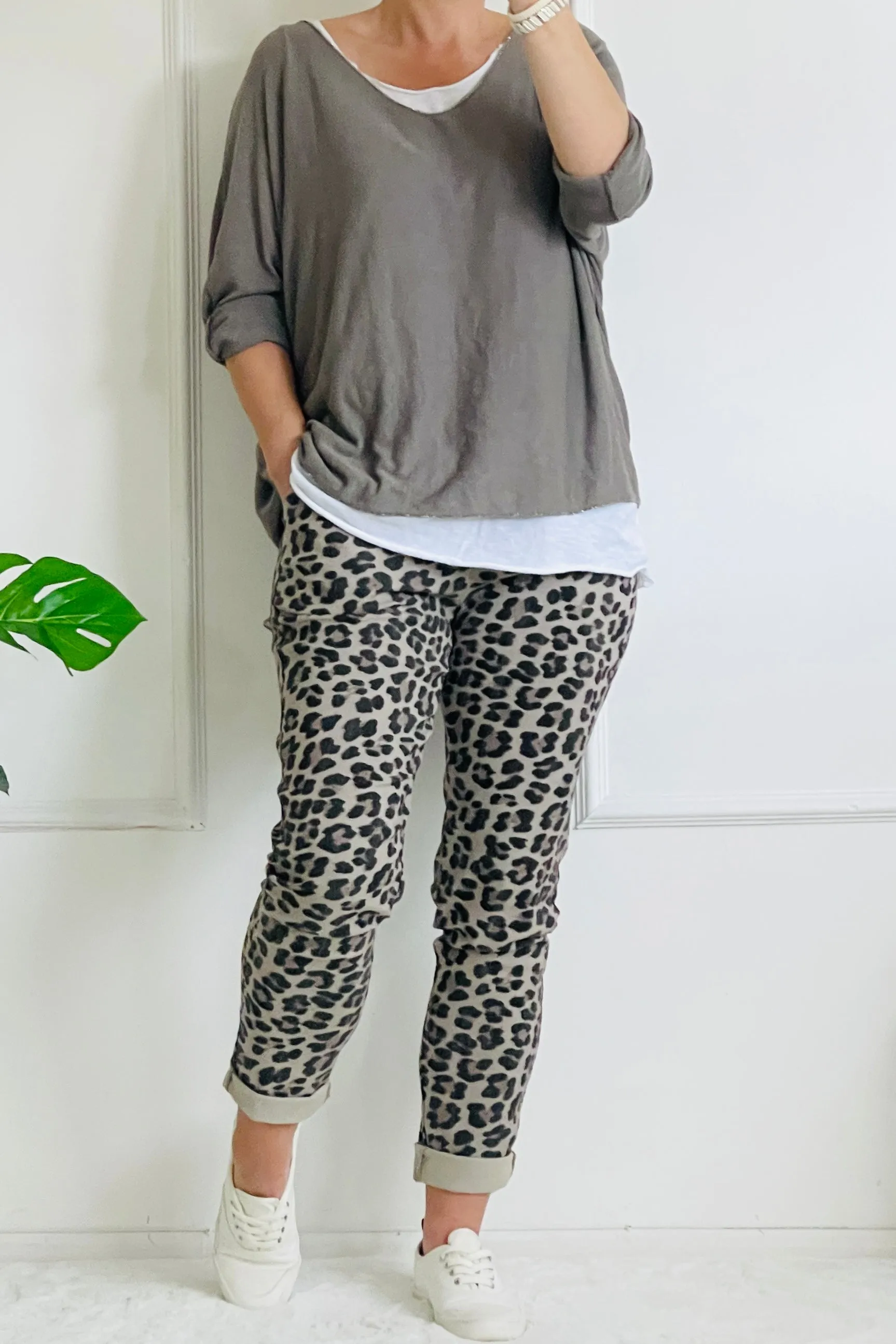 Anna Leopard Magic Joggers | Mocha