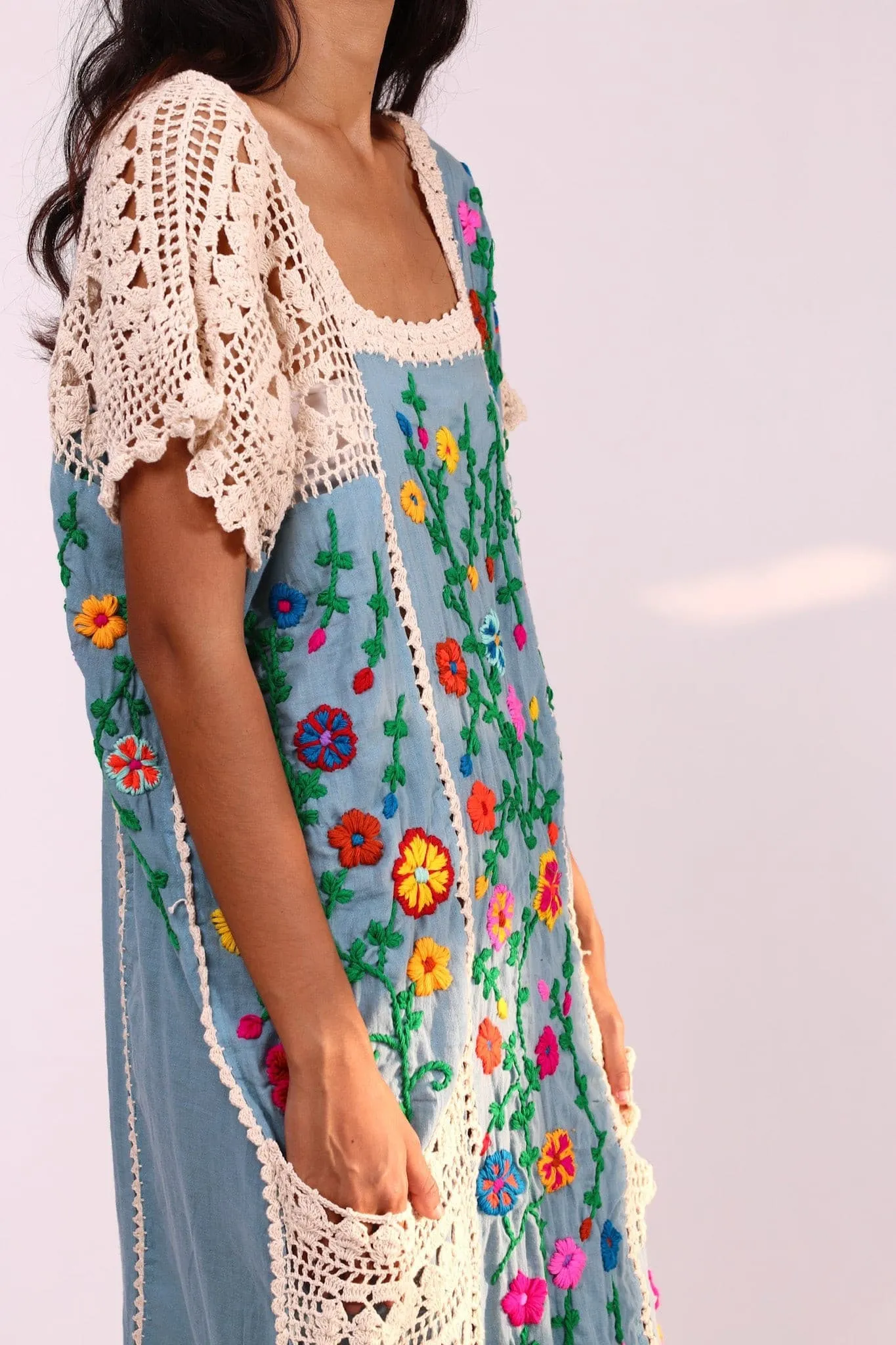 EMBROIDERED DRESS GILL