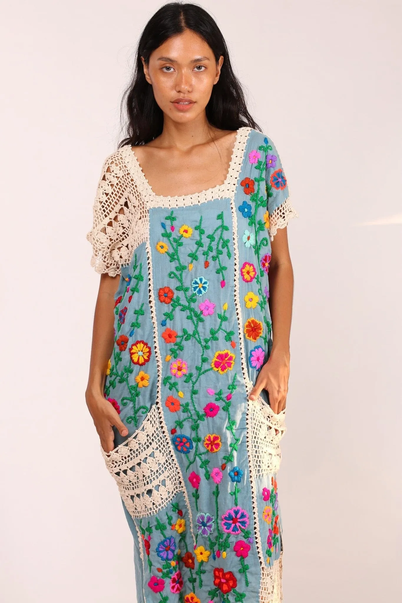 EMBROIDERED DRESS GILL
