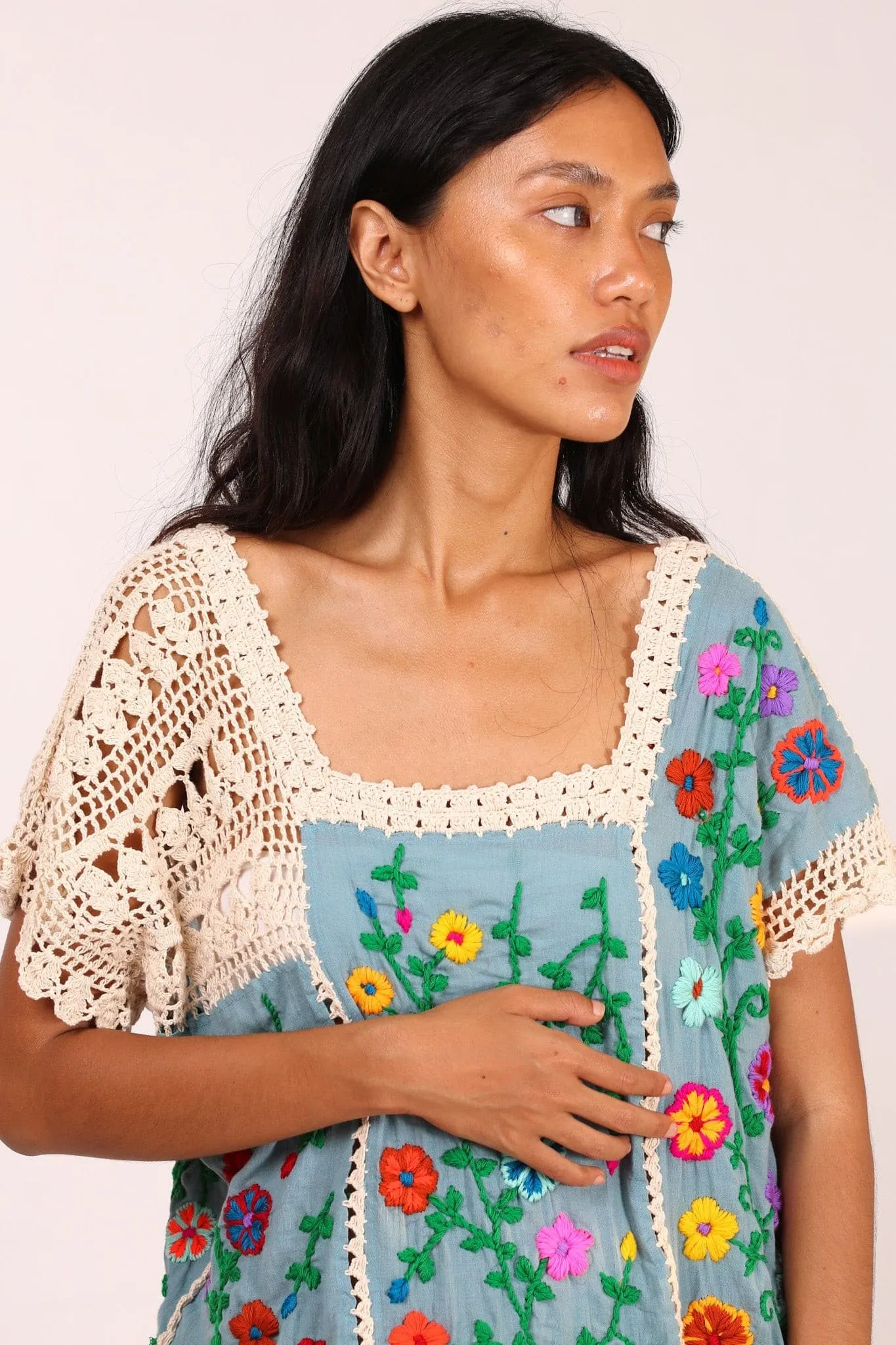 EMBROIDERED DRESS GILL