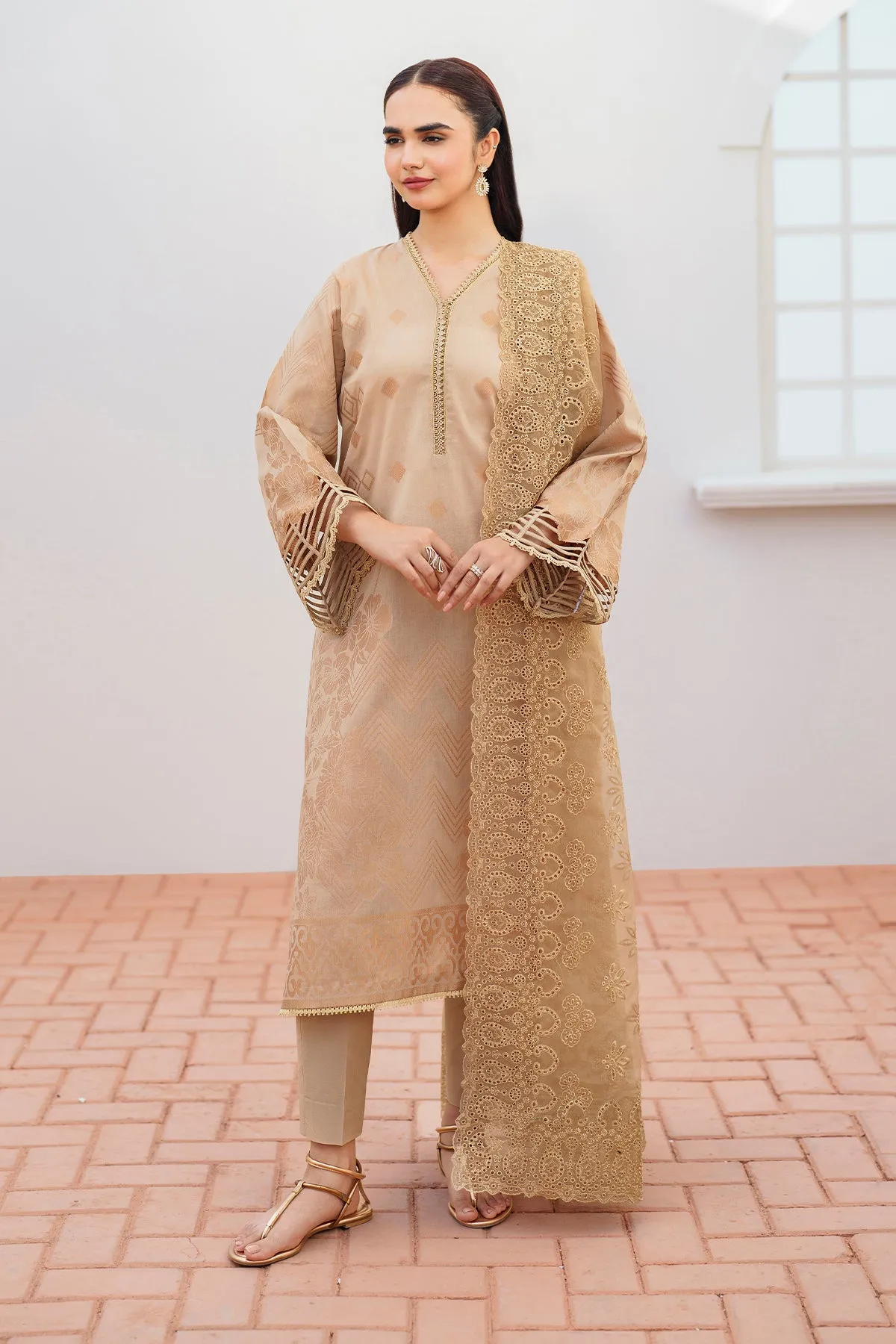 EMBROIDERED JACQUARD LAWN UF-637