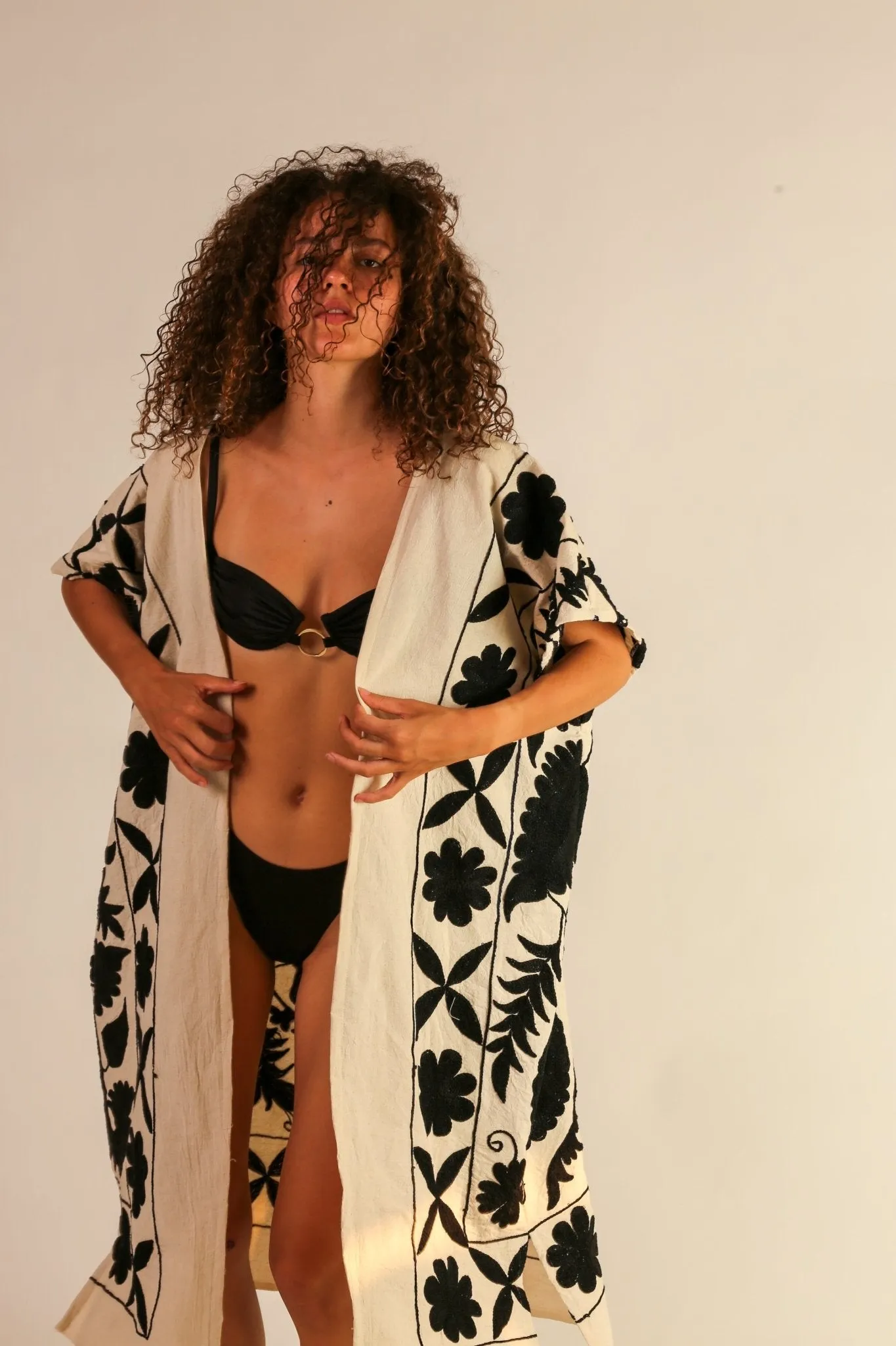 EMBROIDERED KIMONO LUNA