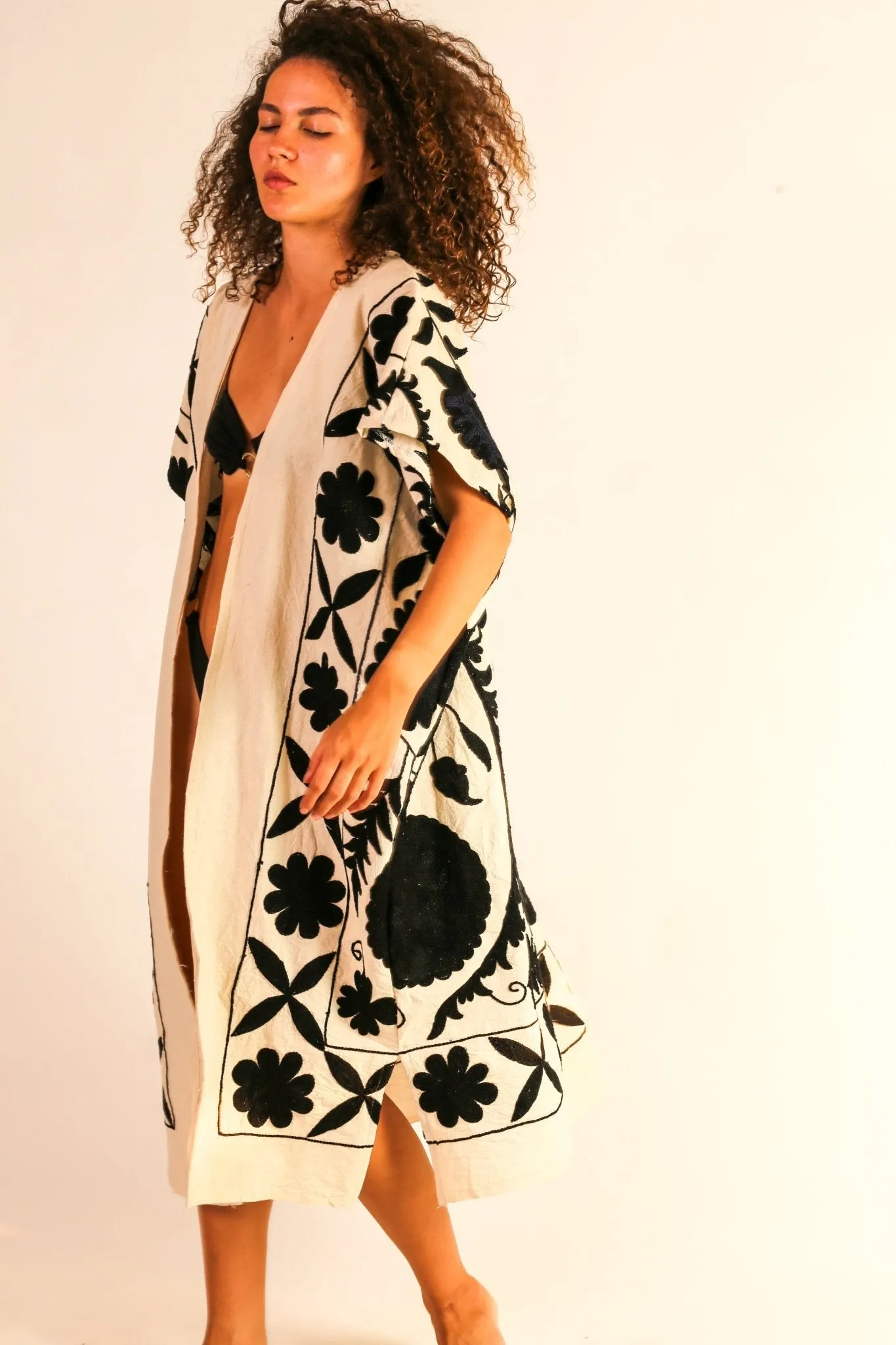 EMBROIDERED KIMONO LUNA