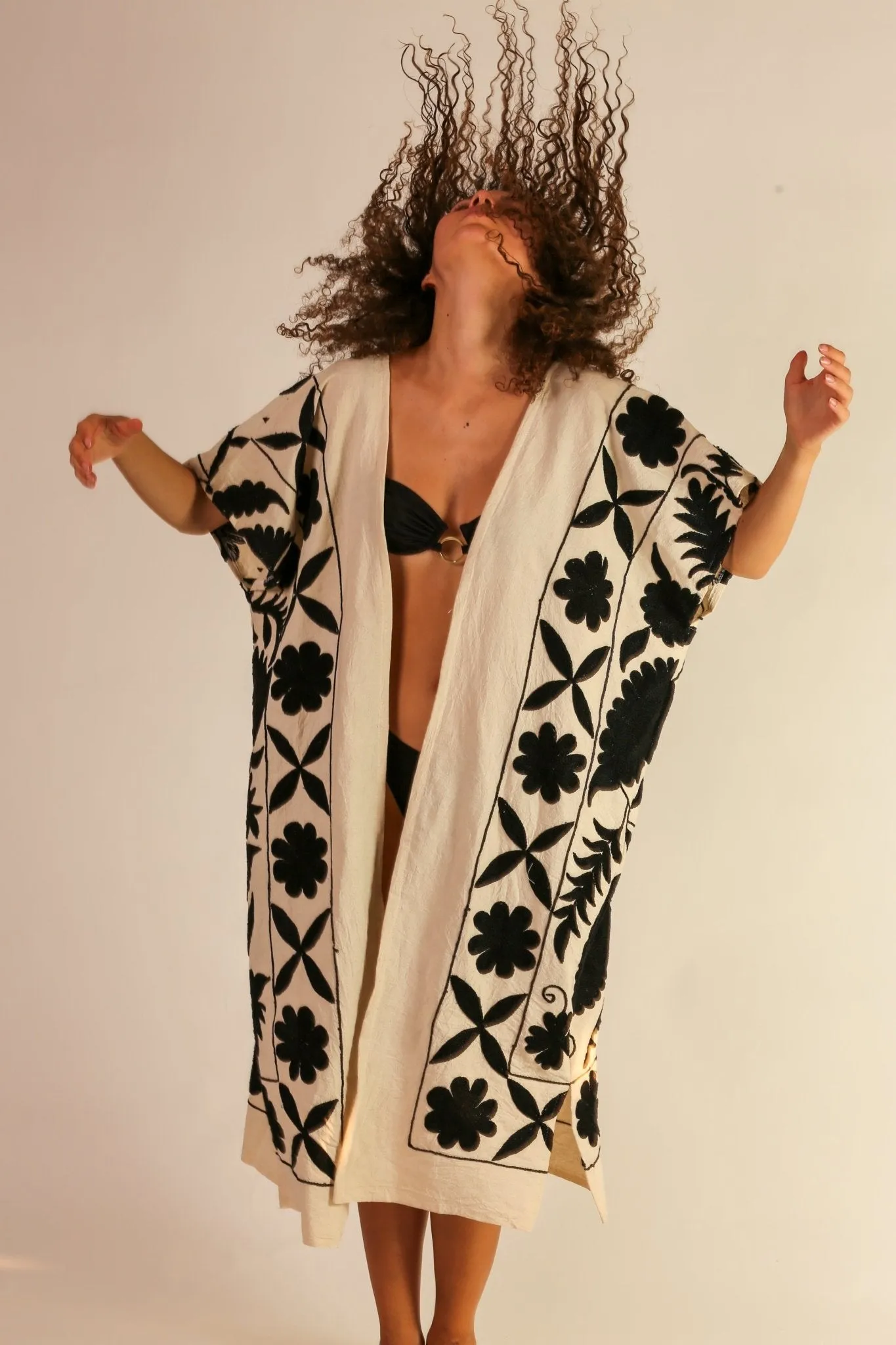 EMBROIDERED KIMONO LUNA