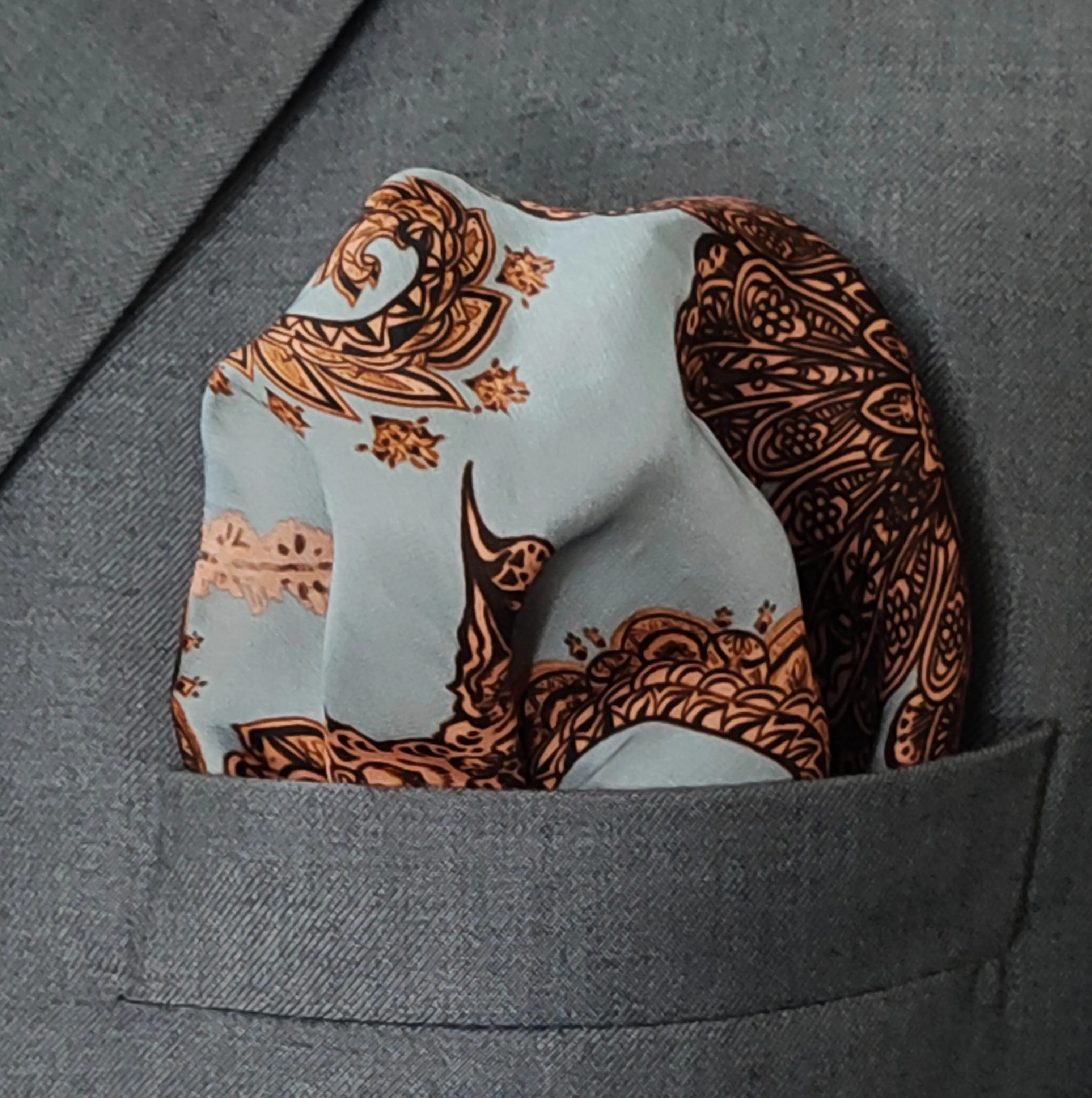 Grey BOX PLEATED - silk Pocket squares