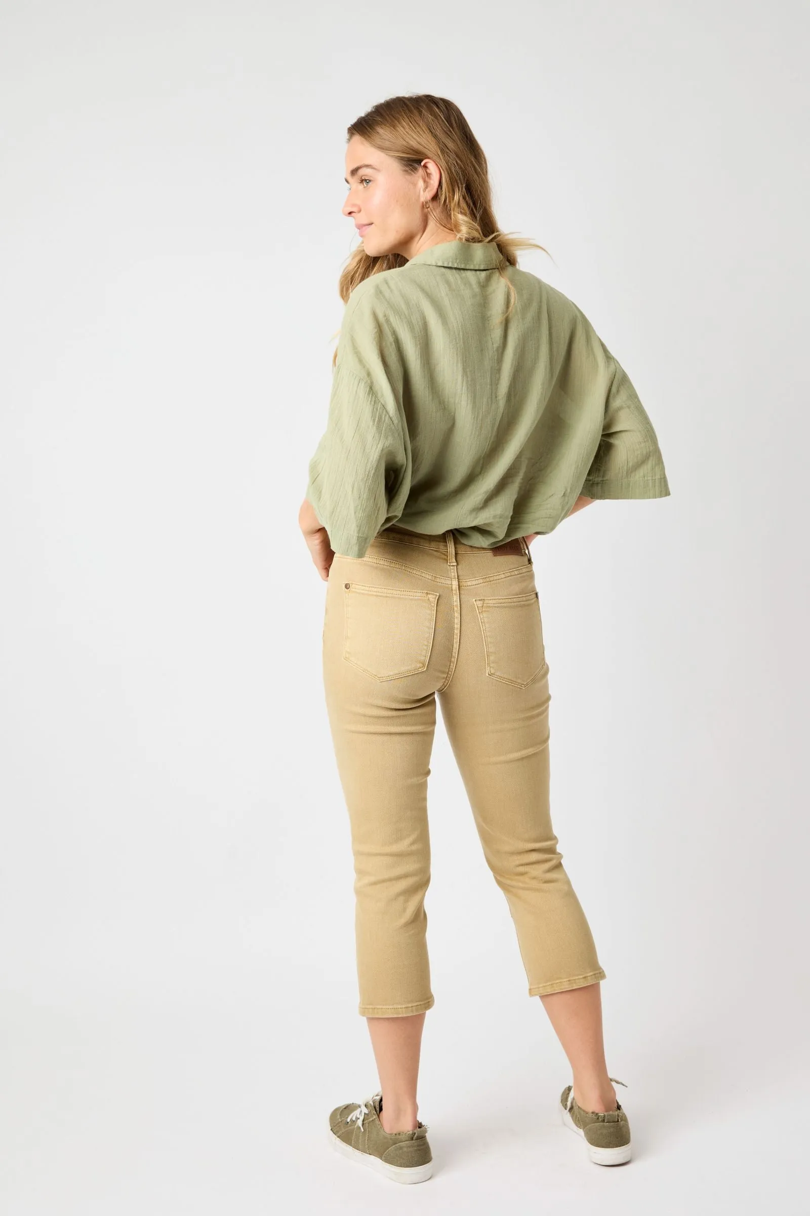 Judy Blue Mid Rise Garmet Dyed Khaki Capri Denim 78108