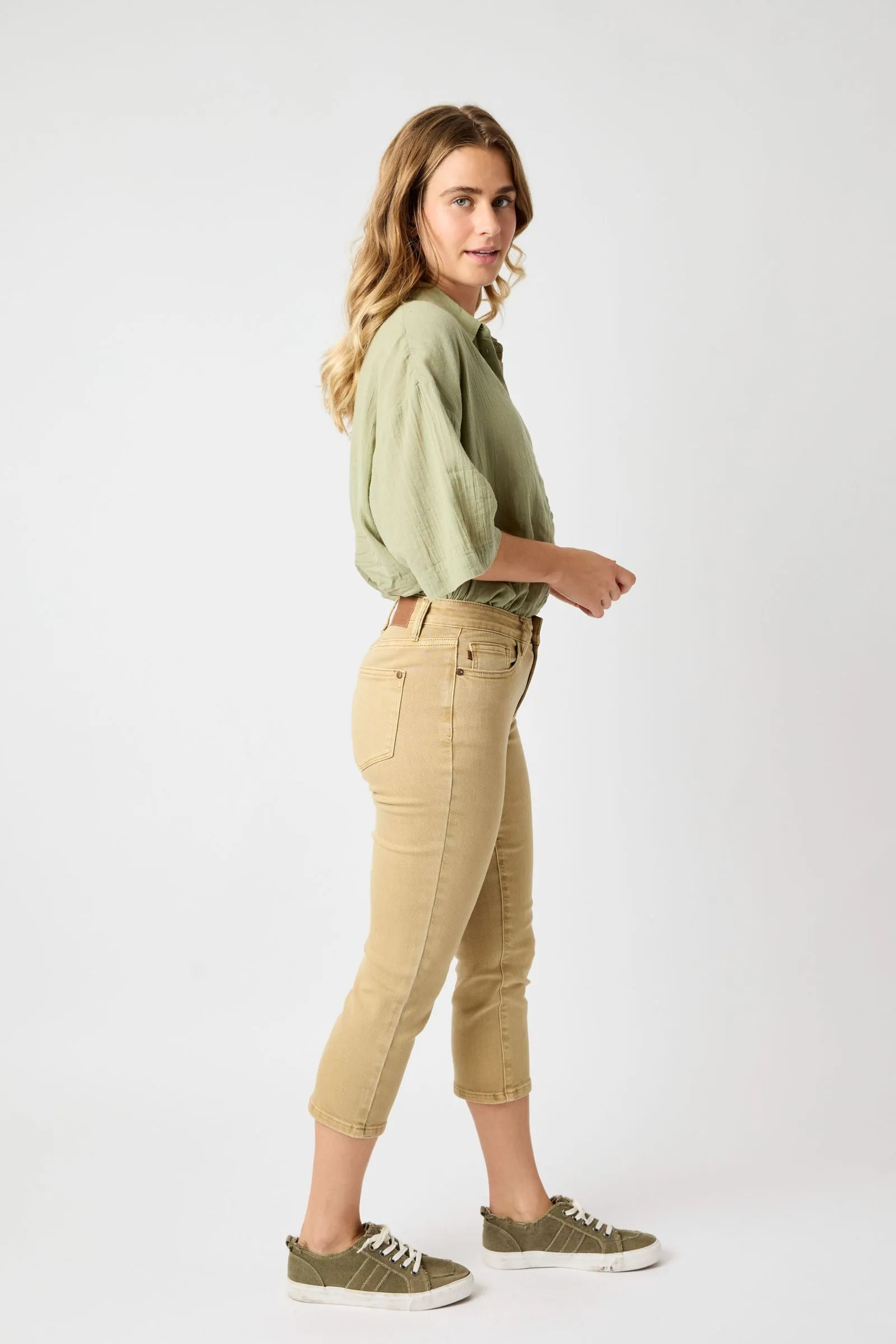 Judy Blue Mid Rise Garmet Dyed Khaki Capri Denim 78108