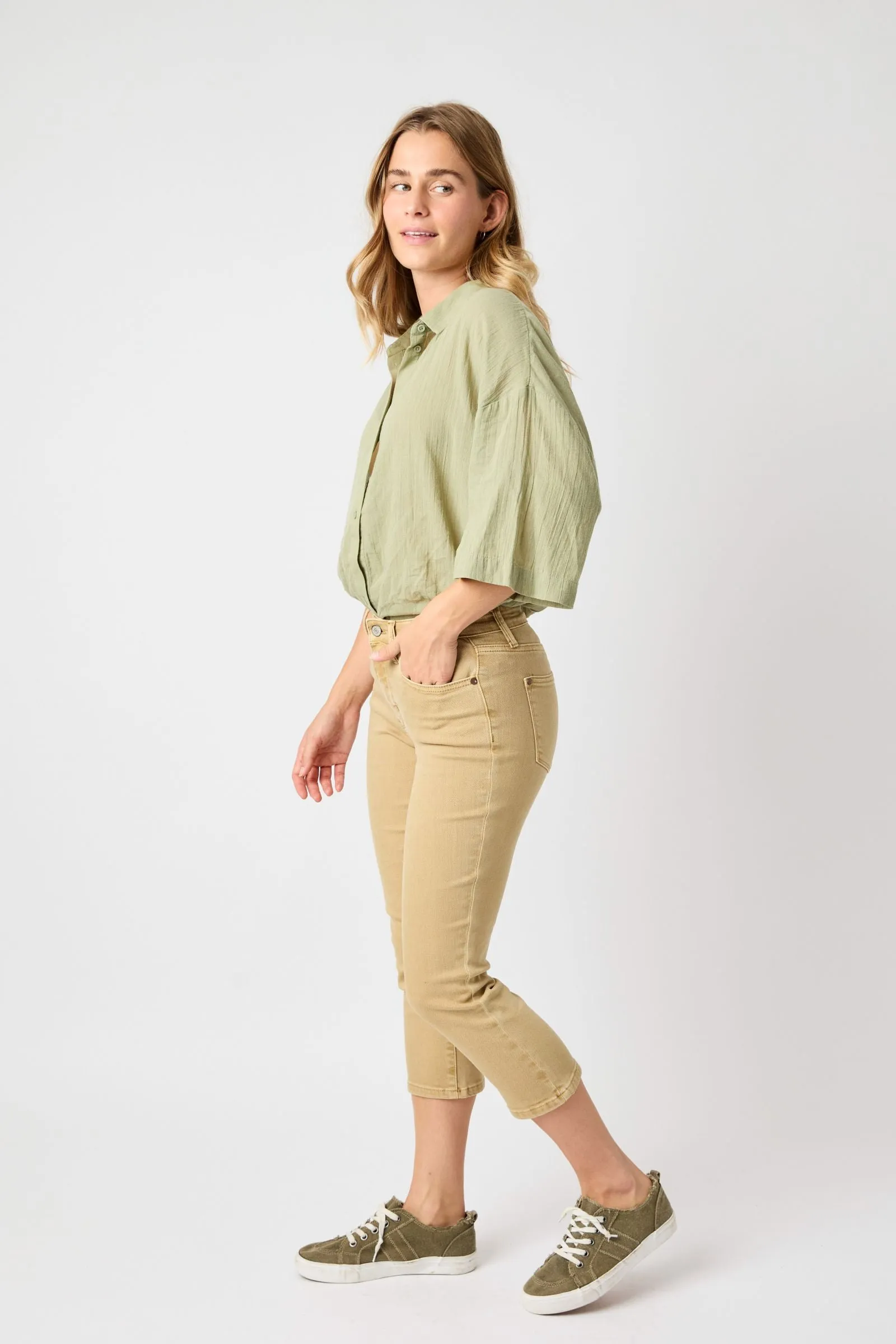 Judy Blue Mid Rise Garmet Dyed Khaki Capri Denim 78108