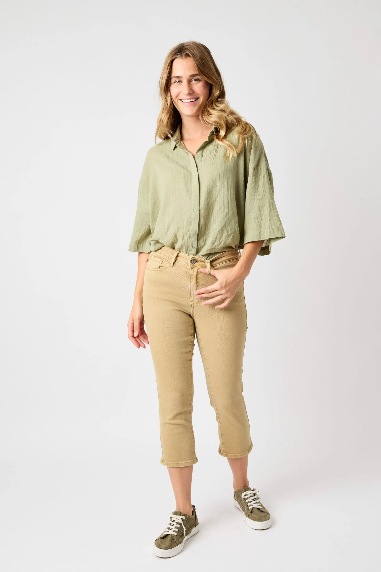 Judy Blue Mid Rise Garmet Dyed Khaki Capri Denim 78108