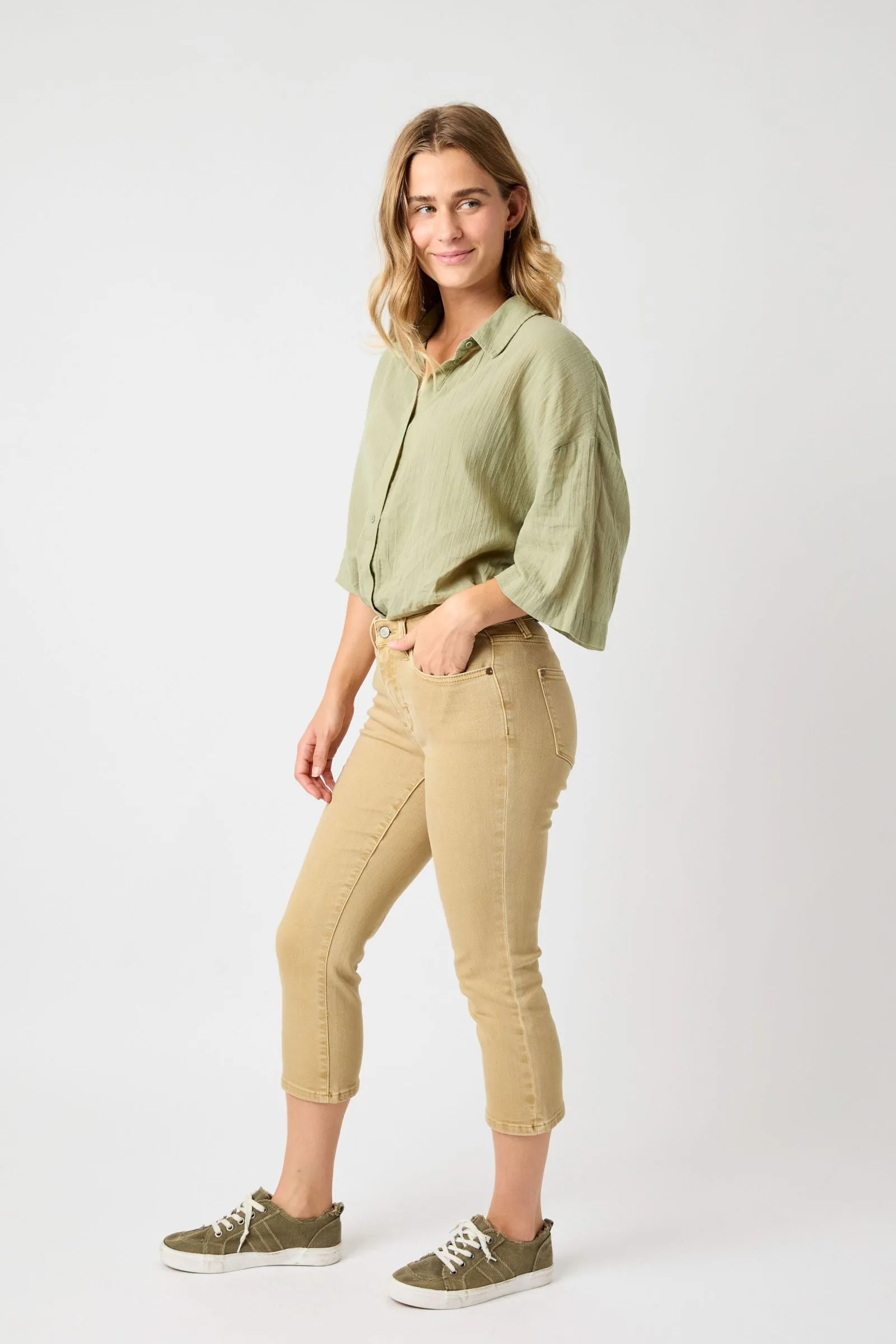 Judy Blue Mid Rise Garmet Dyed Khaki Capri Denim 78108