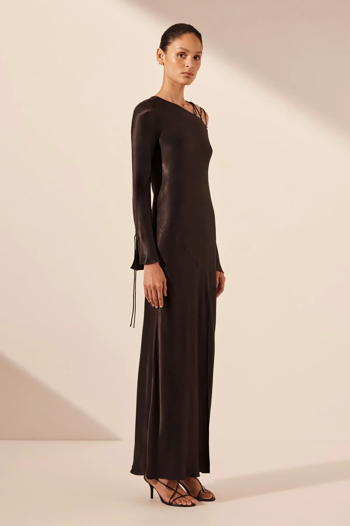 NORA LACE DETAIL MAXI DRESS - BLACK