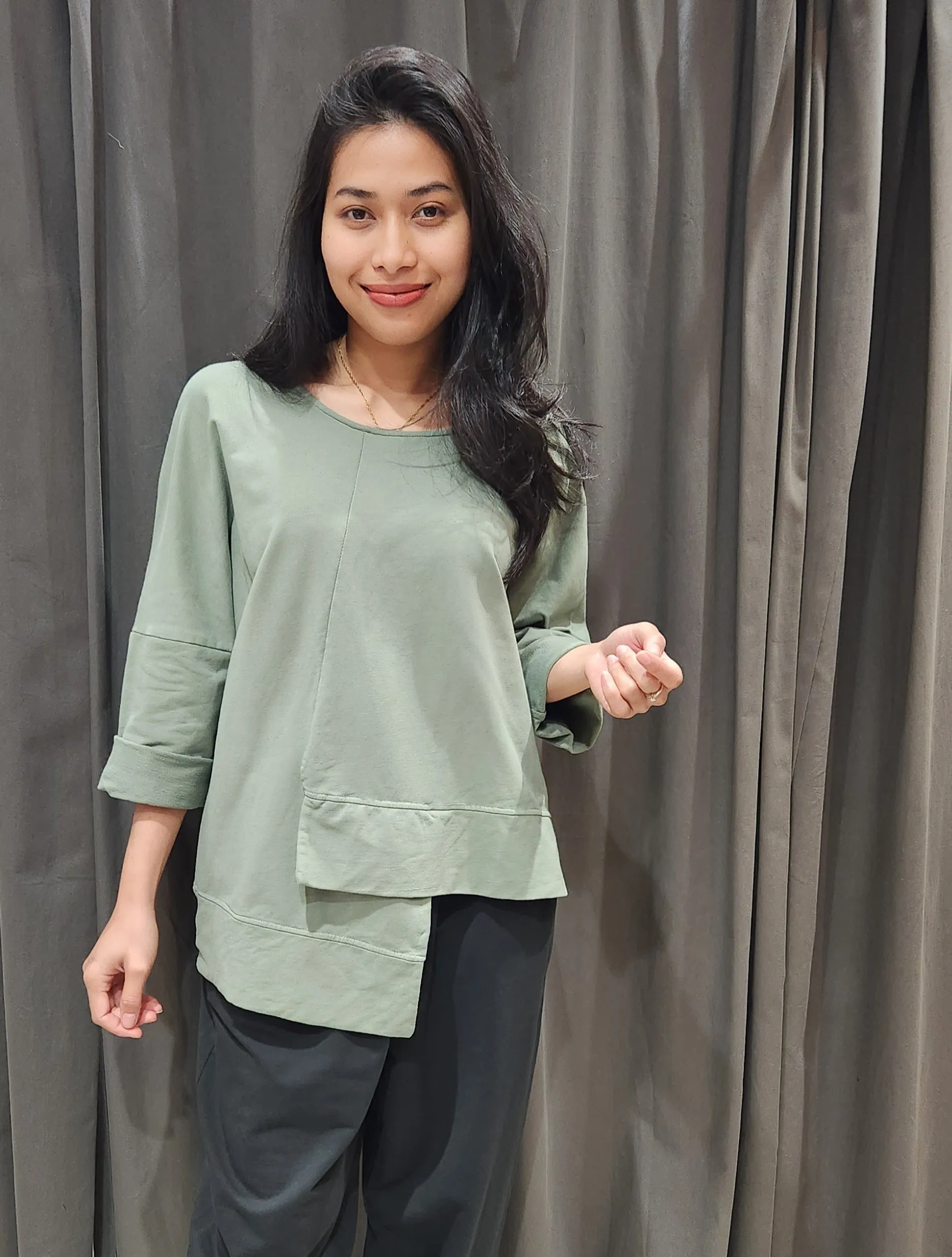 Paolo Tricot, SU8370 Asymmetrical Sweatshirt