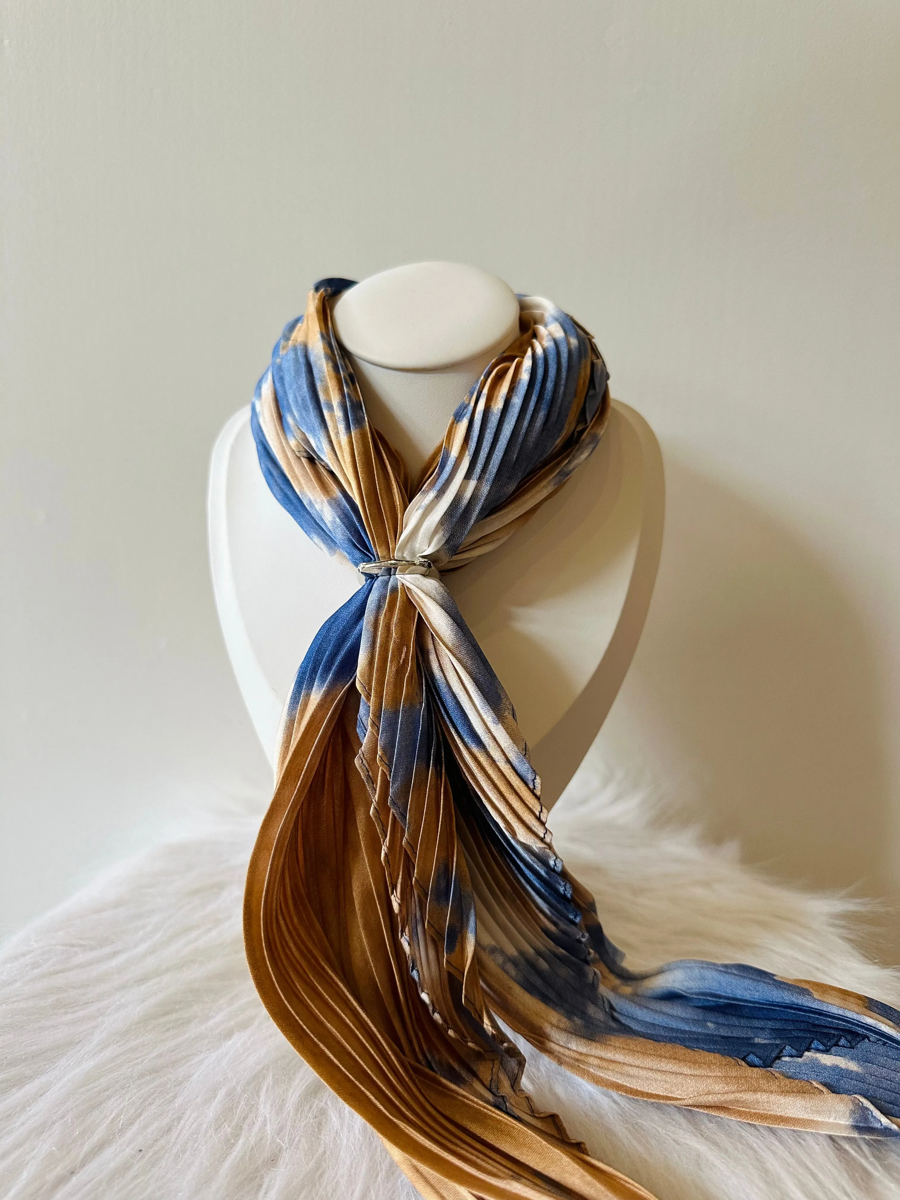 Pastel Pleated Neck Scarf - Blue