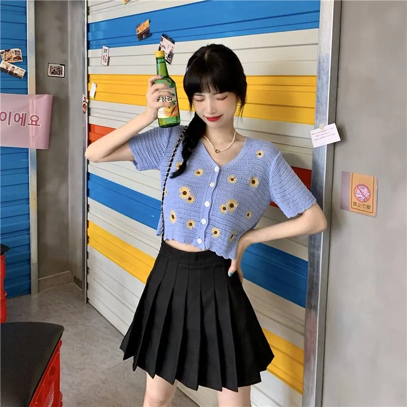 Women's Cute Flower Embroidered V-neck Kintted Shirts