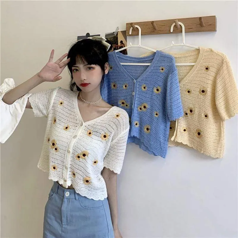 Women's Cute Flower Embroidered V-neck Kintted Shirts